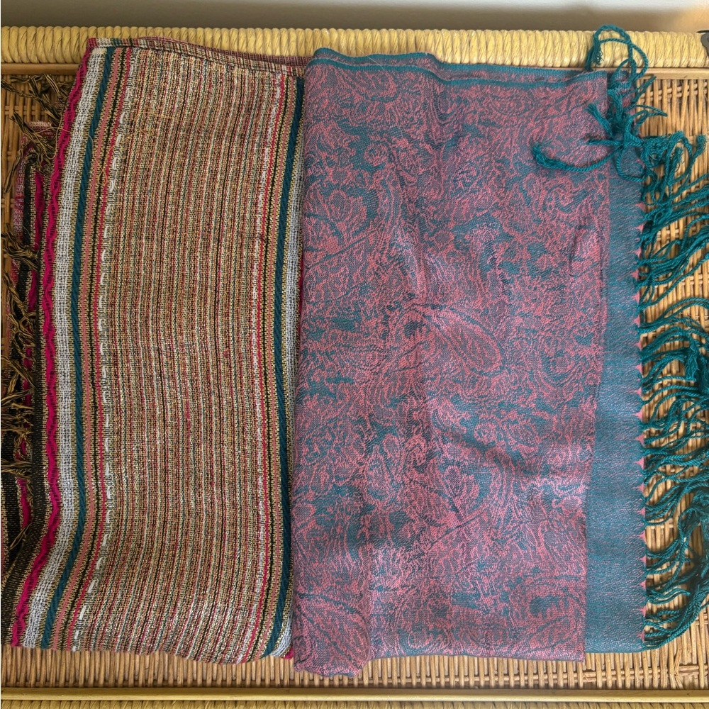 Elegant Multicolor Paisley Scarf